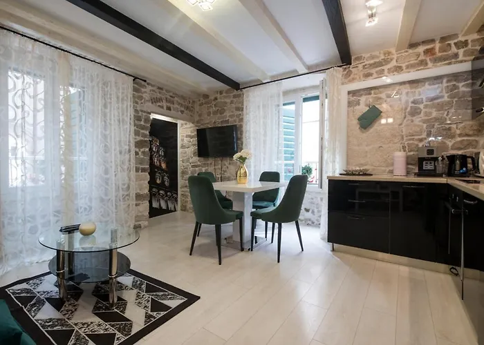 Stone Apartment Split